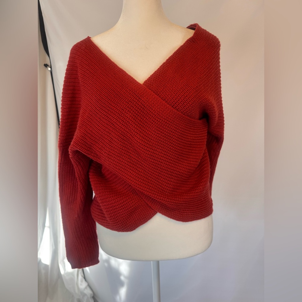 Windsor SMALL Long sleeve rust color sweater crisscross front